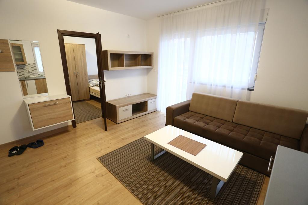 Apartments Kolonija SJJ Exterior photo